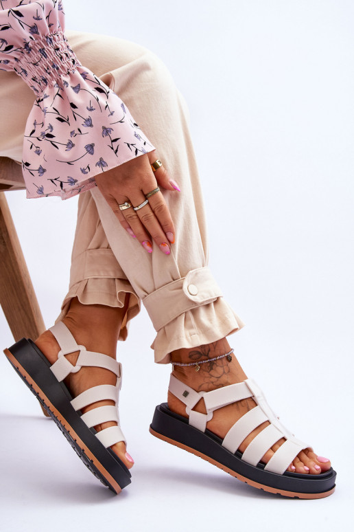 Sandalen mit Klebeverschlüssen in...