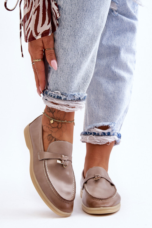 Klassisches Damenmokassinmodell in... Klassisches Damenmokassinmodell in...