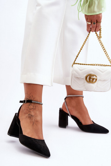 Schwarze Wildlederschuhe...