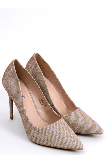 Schuhe mit hohen Absätzen... 2