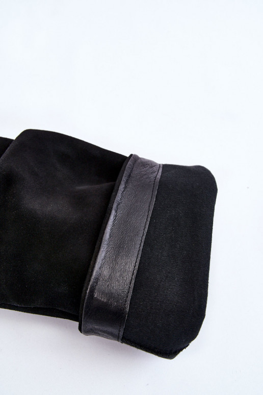 Kniehohe Stiefel aus schwarzem Wildleder Kniehohe Stiefel aus schwarzem Wildleder