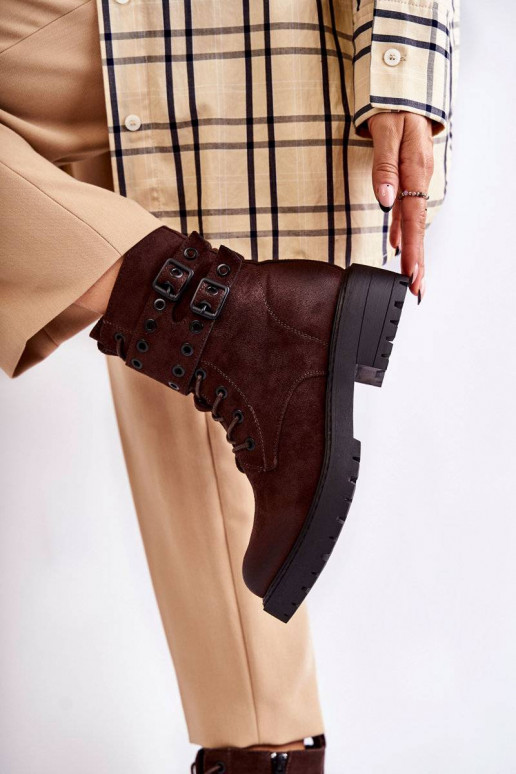 Wildlederstiefel in der braunen Farbe... Wildlederstiefel in der braunen Farbe...