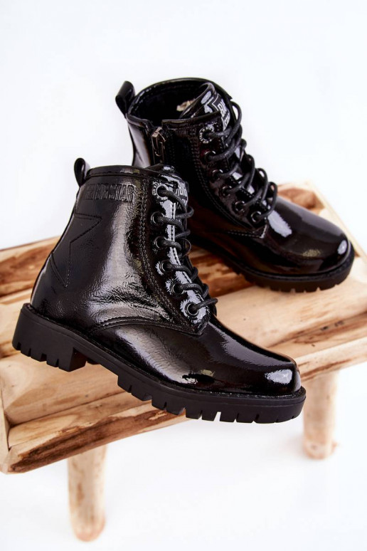 Gewärmte Kinderstiefel mit Lackeffekt... Gewärmte Kinderstiefel mit Lackeffekt...