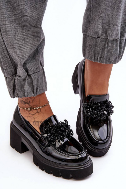 Damen-Lacklederschuhe mit Ornamenten... Damen-Lacklederschuhe mit Ornamenten...