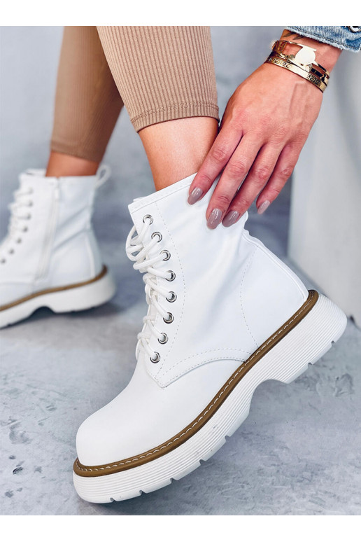 Stiefel mit Schnürsenkeln in der Farbe Weiß PEDDY WHITE