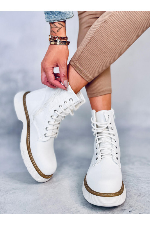 Stiefel mit Schnürsenkeln in der Farbe Weiß PEDDY WHITE