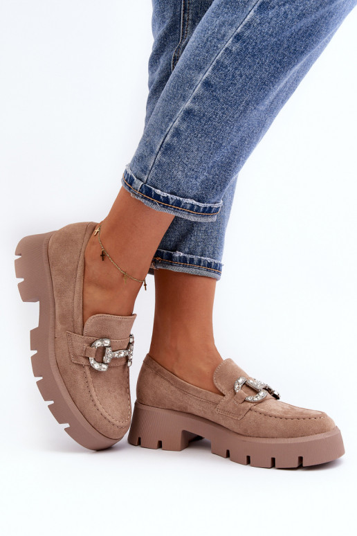 Mokassins mit Ornamenten in der Farbe...