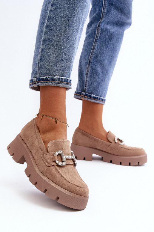 Mokassins mit Ornamenten in der Farbe...