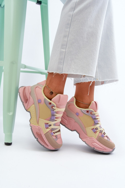 Snekersy-Schuhe mit massiver Sohle in...