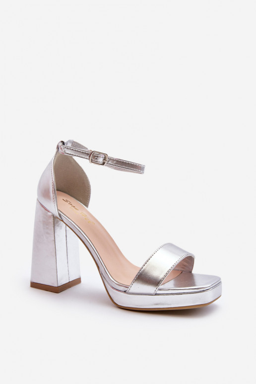 Silberne Merila High Heels aus... Silberne Merila High Heels aus...