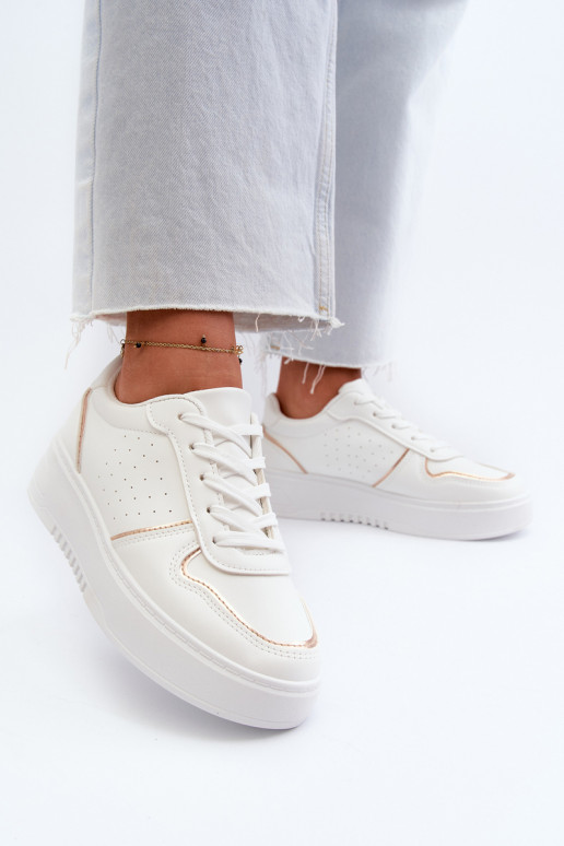 Sneakers-Modellschuhe mit Plateau in... Sneakers-Modellschuhe mit Plateau in...