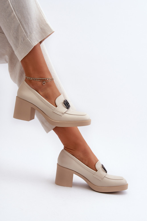Schuhe mit Absätzen mit Ornamenten beige Nedarea
