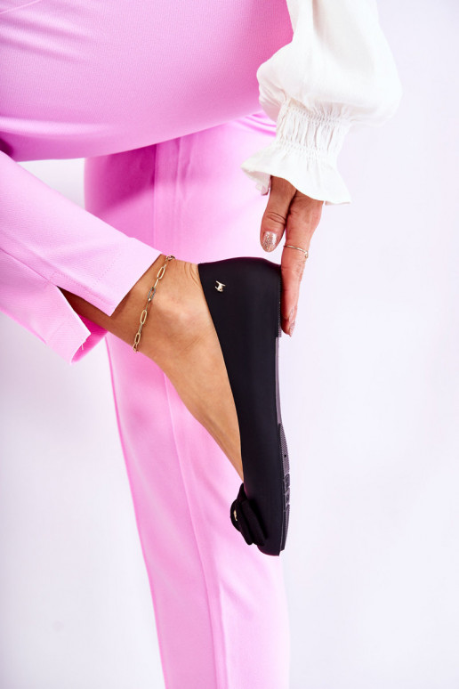 Gummiballerinas mit Bändern in der... Gummiballerinas mit Bändern in der...