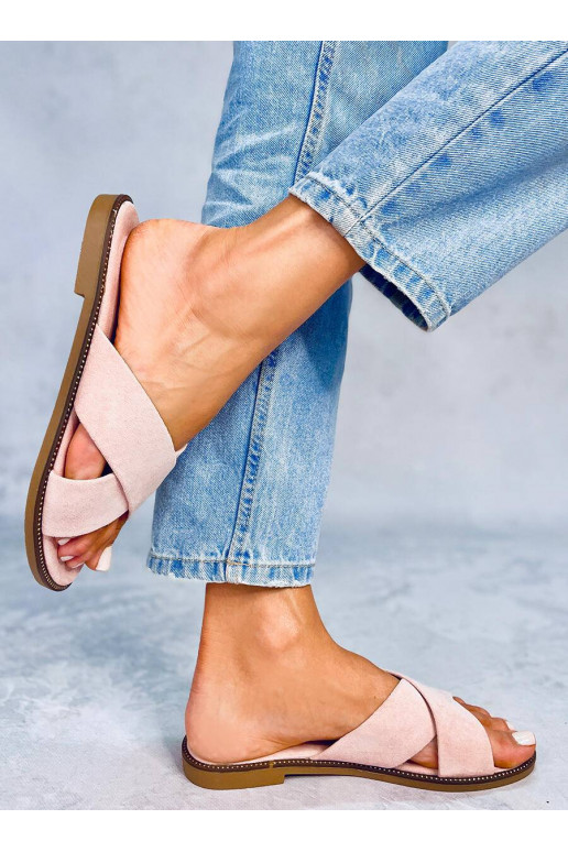 Die Hausschuhe sind rosa