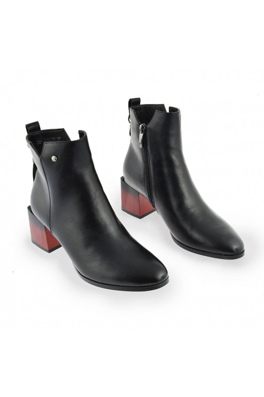 Stiefel mit dickem Absatz, schwarze... Stiefel mit dickem Absatz, schwarze...