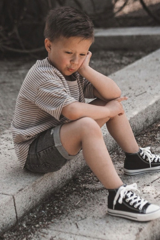 Kinderschuhe mit schwarzer Sohle Kinderschuhe mit schwarzer Sohle