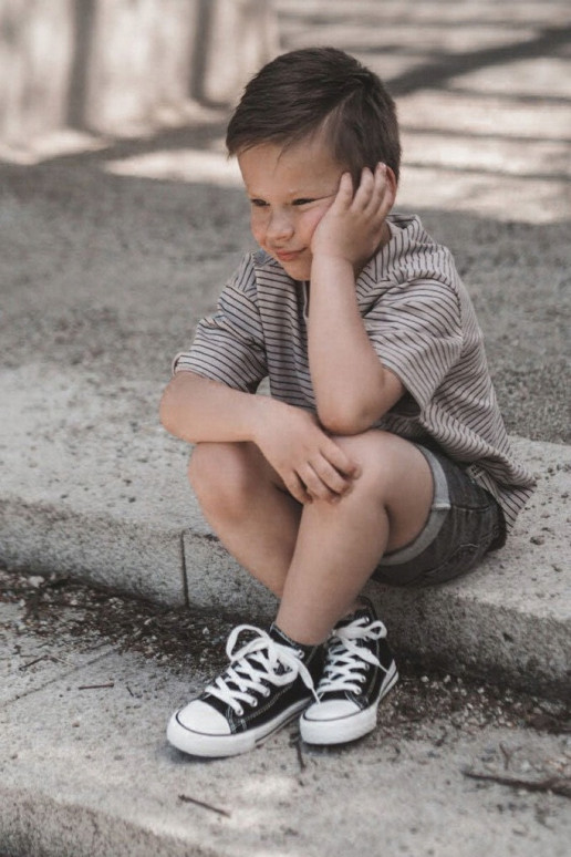 Kinderschuhe mit schwarzer Sohle Kinderschuhe mit schwarzer Sohle