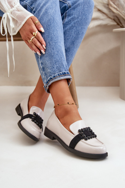 Lackierte Mokassins Feminin mit Ornamenten graue Farbe Vinceza 58389 Lackierte Mokassins Feminin mit Ornamenten graue Farbe Vinceza 58389