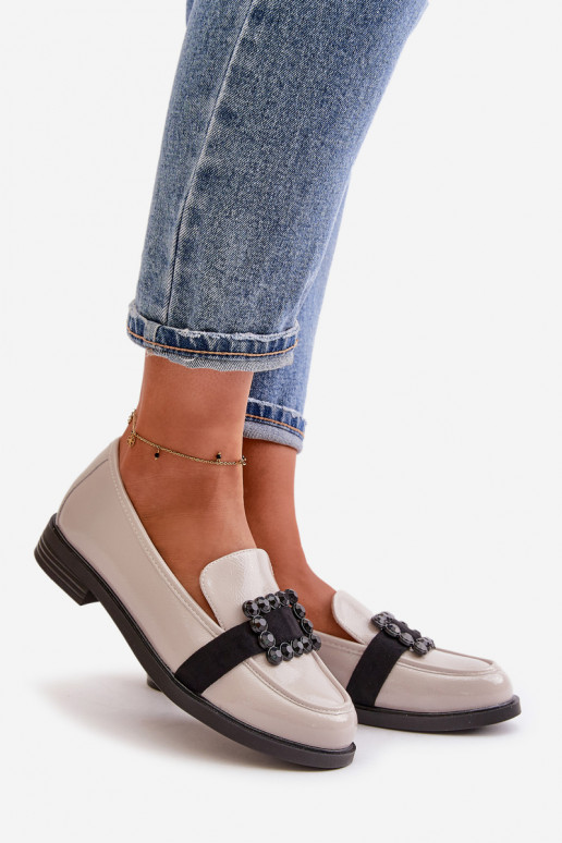 Lackierte Mokassins Feminin mit Ornamenten graue Farbe Vinceza 58389 Lackierte Mokassins Feminin mit Ornamenten graue Farbe Vinceza 58389