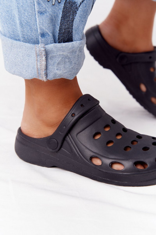 Hausschuhe aus schwarzem EVA