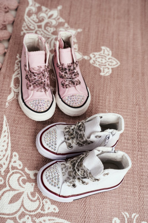 Kinder-Freizeitschuhe mit glitzernden Ösen in der Farbe Weiß Smile