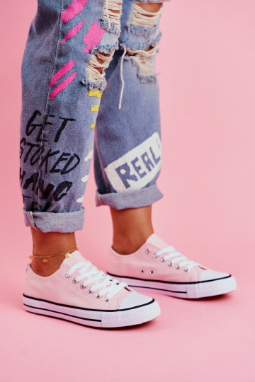 Klassische Freizeitschuhe in rosa Farbe