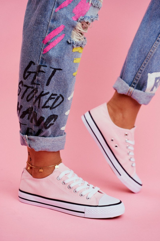 Klassische Freizeitschuhe in rosa Farbe Klassische Freizeitschuhe in rosa Farbe