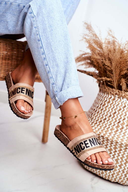 Hausschuhe mit glitzernden Ösen in der Farbe Beige Be Nice