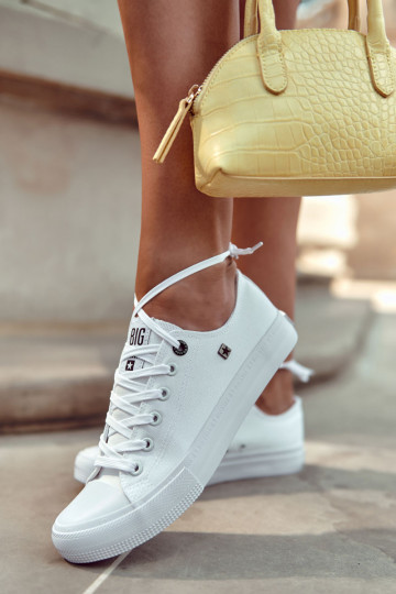 Flache Sneakers des klassischen Modells BIG STAR AA274010 in weißer Farbe 2