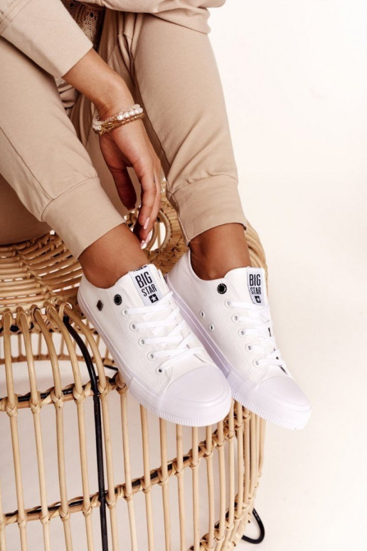 Flache Sneakers des klassischen Modells BIG STAR AA274010 in weißer Farbe