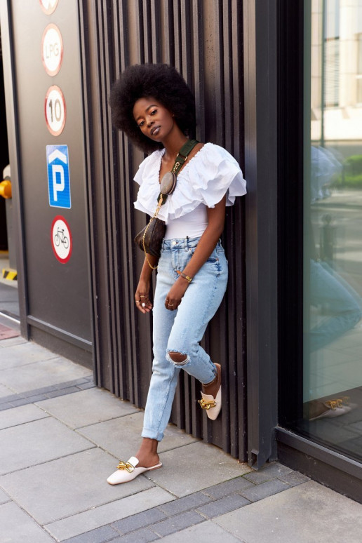 Call On Me Sandalen mit Kette in Beige Call On Me Sandalen mit Kette in Beige