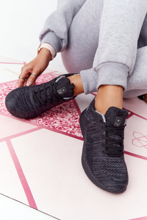 Sportschuhe im Comfort Foam-Stil in schwarzer Farbe für lange Distanzen Sportschuhe im Comfort Foam-Stil in schwarzer Farbe für lange Distanzen