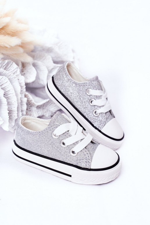 Kinder-Freizeitschuhe mit glänzender silberner Bling-Bling-Farbe Kinder-Freizeitschuhe mit glänzender silberner Bling-Bling-Farbe