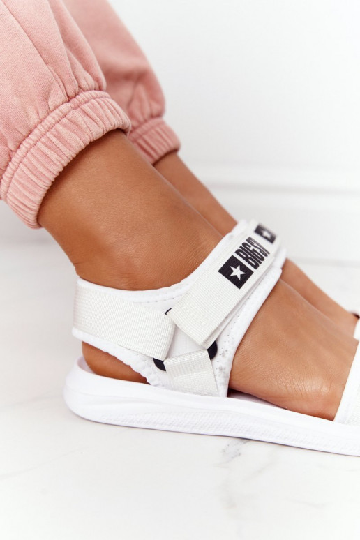 Sportliche Sandalen Big Star HH274A026 in weißer Farbe Sportliche Sandalen Big Star HH274A026 in weißer Farbe