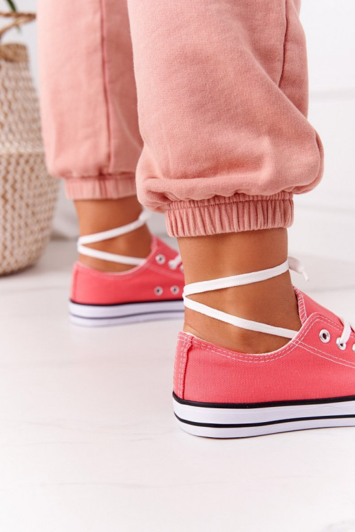 Klassische Freizeitschuhe in Korallenfarbe Klassische Freizeitschuhe in Korallenfarbe