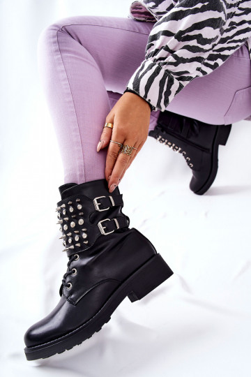 Stiefel mit Nieten und Reißverschlüssen in Schwarz Laurena