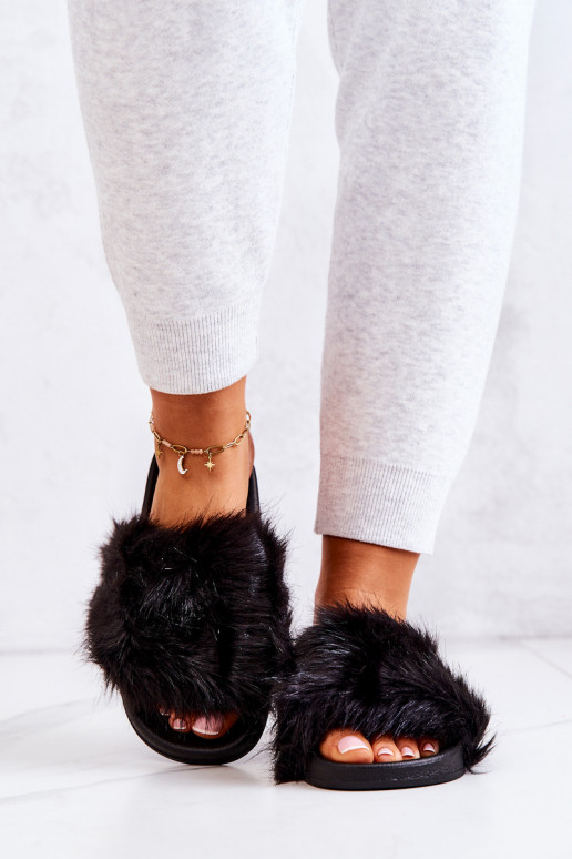Hausschuhe mit Fell in der Farbe Schwarz Pollie Hausschuhe mit Fell in der Farbe Schwarz Pollie
