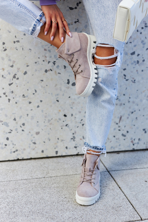 Dalles Wildleder-Stiefeletten mit Riemen Dalles Wildleder-Stiefeletten mit Riemen