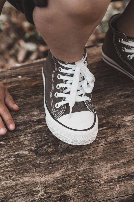 Kinder-Freizeitschuhe mit Sohle in der Farbe Khaki von Filemon Kinder-Freizeitschuhe mit Sohle in der Farbe Khaki von Filemon