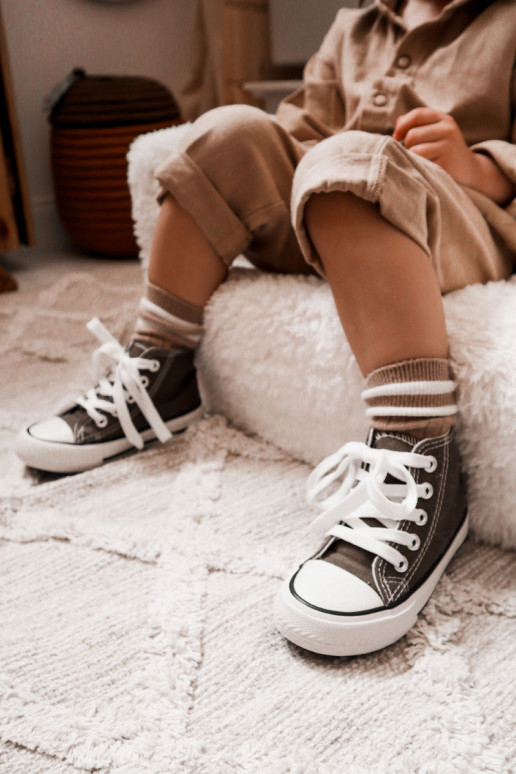 Kinder-Freizeitschuhe mit Sohle in der Farbe Khaki von Filemon Kinder-Freizeitschuhe mit Sohle in der Farbe Khaki von Filemon