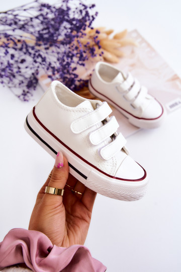 Kinder-Sneaker, Freizeitschuhe mit Klebeverschlüssen in der weißen Farbe Foster