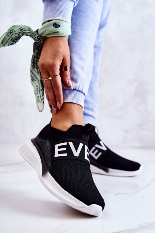 Loran Sportschuhe eines auffälligen Modells in schwarzer Farbe