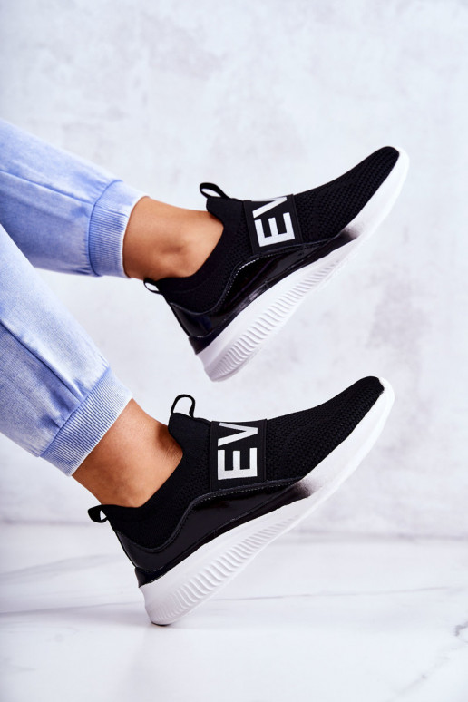 Loran Sportschuhe eines auffälligen Modells in schwarzer Farbe