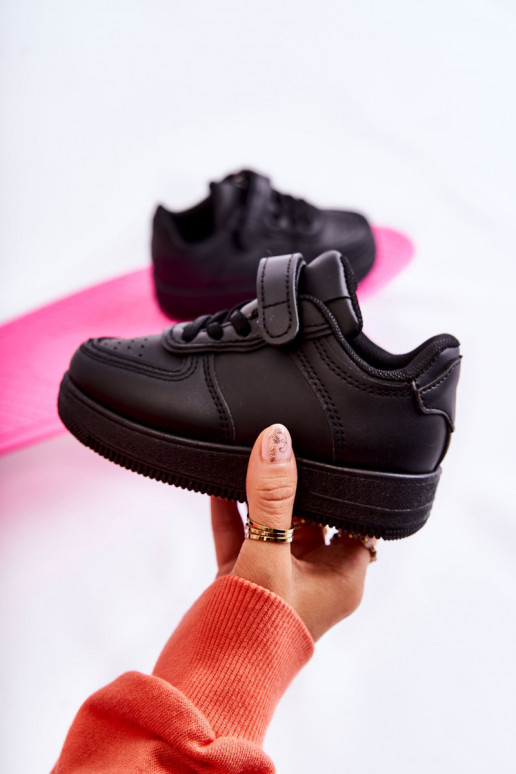 Kinder-Sportschuhe mit Klebeverschlüssen in der Farbe Schwarz Elike