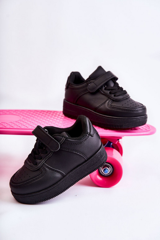 Kinder-Sportschuhe mit Klebeverschlüssen in der Farbe Schwarz Elike