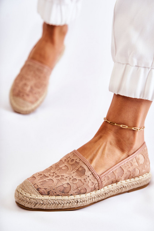 Klassische Modell-Espadrilles mit durchbrochenen Elementen Nude Catris Klassische Modell-Espadrilles mit durchbrochenen Elementen Nude Catris