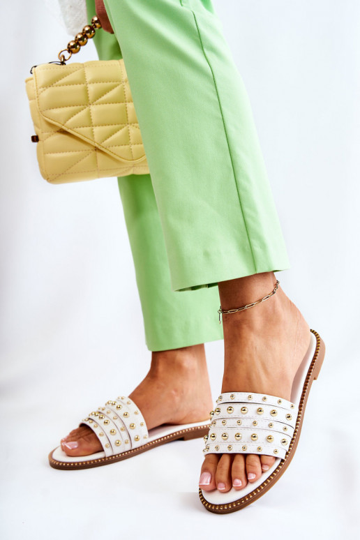 Lederhausschuhe mit Ornamenten in der Farbe Weiß Brien Lederhausschuhe mit Ornamenten in der Farbe Weiß Brien