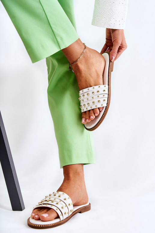 Lederhausschuhe mit Ornamenten in der Farbe Weiß Brien Lederhausschuhe mit Ornamenten in der Farbe Weiß Brien