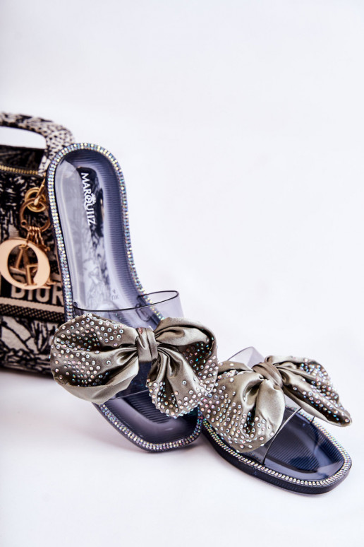 Stylische Gummipantoffeln mit Bändern in Schwarz und Grau von Meriden Stylische Gummipantoffeln mit Bändern in Schwarz und Grau von Meriden