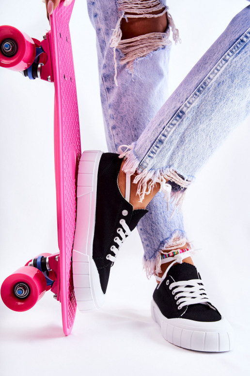 Damen-Plateauschuhe in Schwarz. Kommt Damen-Plateauschuhe in Schwarz. Kommt